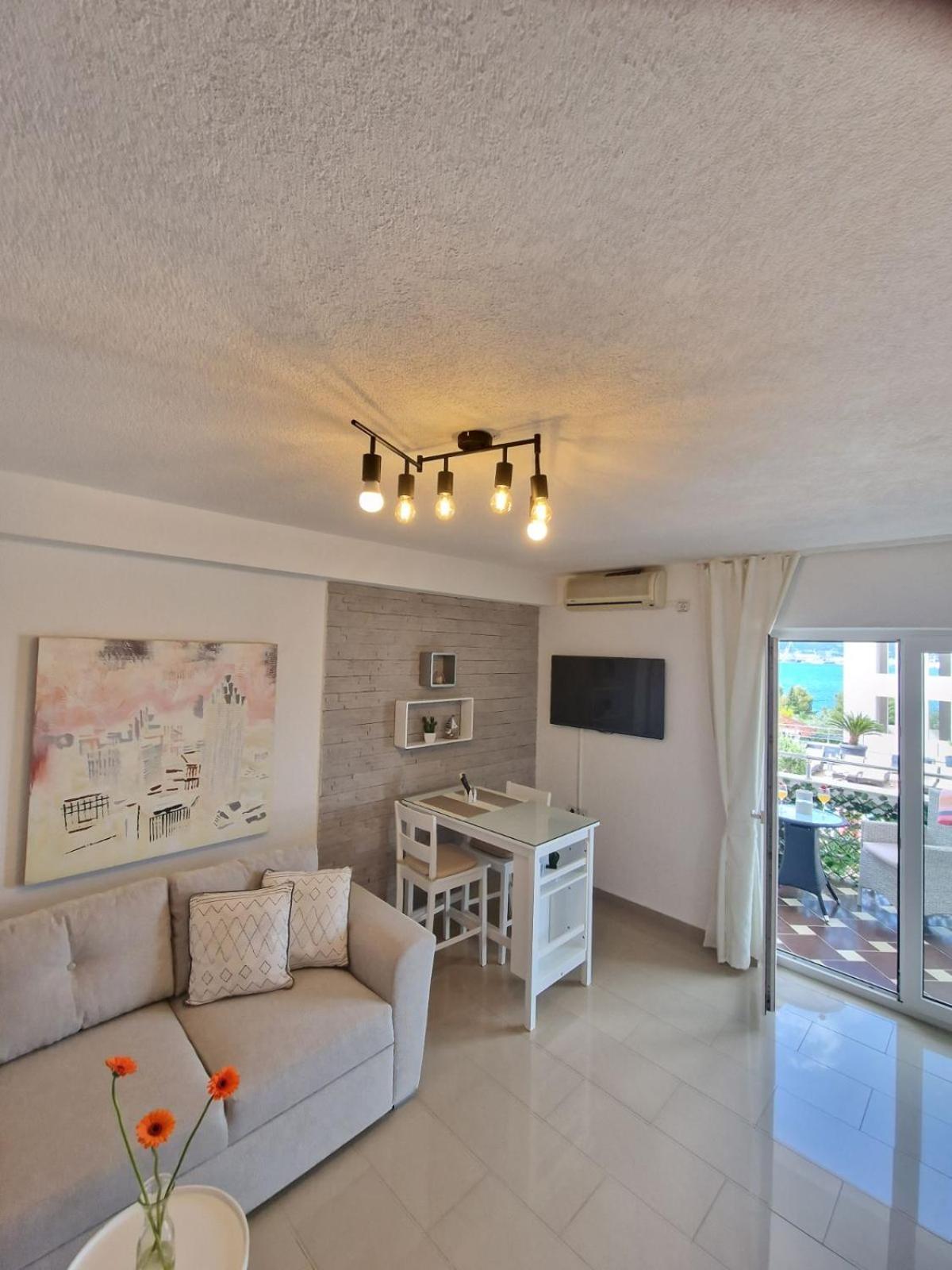 Apartments Silva With A View Of Sea トロギール エクステリア 写真
