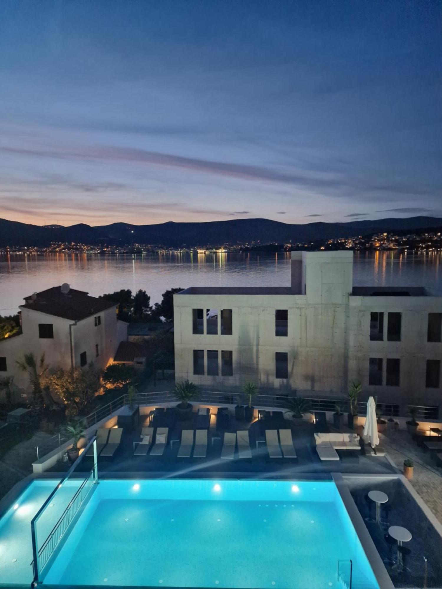 Apartments Silva With A View Of Sea トロギール エクステリア 写真