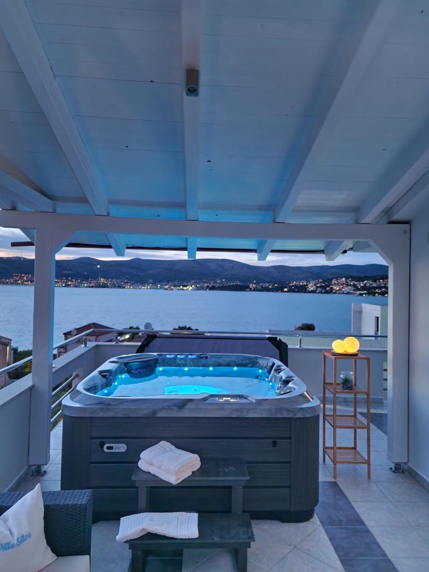 Apartments Silva With A View Of Sea トロギール エクステリア 写真