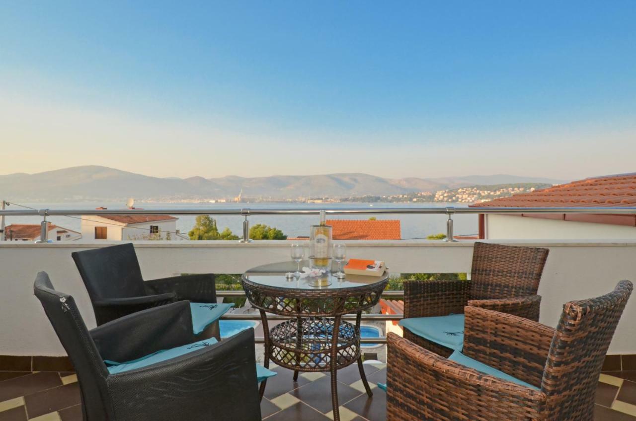 Apartments Silva With A View Of Sea トロギール エクステリア 写真